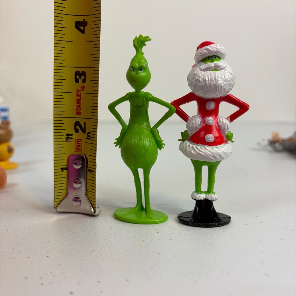 The Grinch Christmas PVC Plastic Toy Figurine lot of 2 Cake Topper Toys - Picture 3 of 4